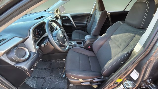 Used 2018 Gray Toyota XLE image 20