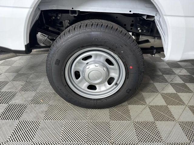 2024 Oxford White Ford Super Duty F-350 SRW XL RWD Truck
