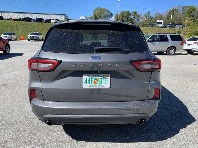 2023 Ford Escape ST-Line 4