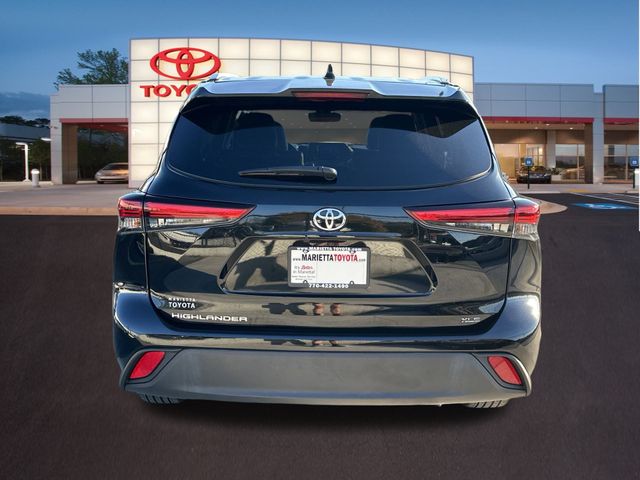 2023 Toyota Highlander XLE 32