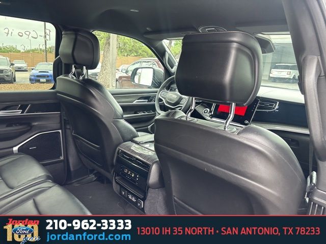 Used Car 2022 Jeep Wagoneer  Series Iii For Sale Under $50,000 In San Antonio, Texas