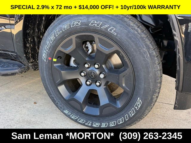 View vehicle photo 4