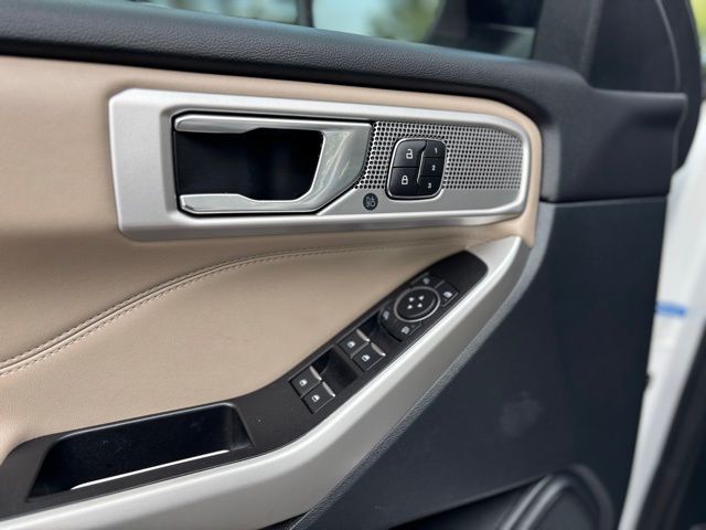 2021 Ford Explorer Limited photo