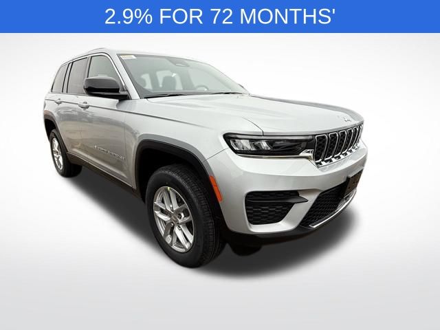 Silver Zynith 2025 Jeep Grand Cherokee Laredo X 4WD SUV / Crossover Four-Wheel Drive 8-Speed Automatic