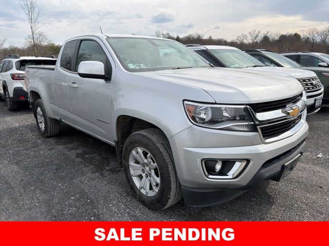 Silver Ice Metallic 2017 Chevrolet Colorado LT Extended Cab LB 4WD Pickup Truck Four-Wheel Drive 8-Speed Automatic