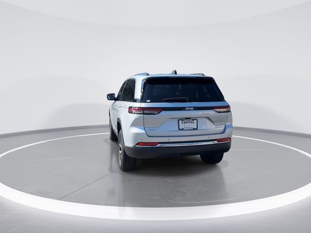 Used 2024 Silver Jeep Limited image 5