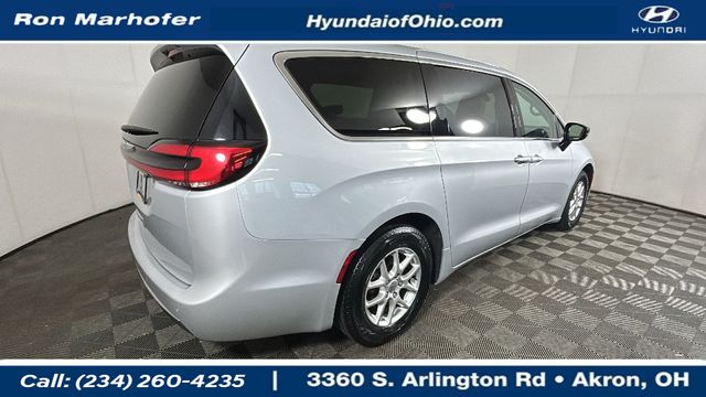 Silver Mist Clearcoat 2024 Chrysler Pacifica Touring L FWD Minivan Front-Wheel Drive 9-Speed Automatic