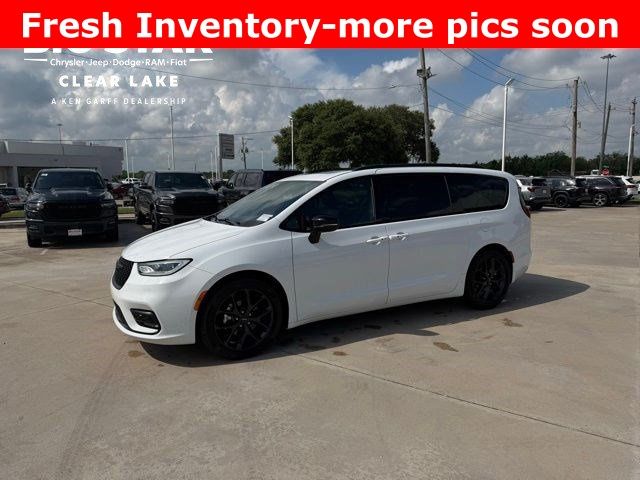 2025 Chrysler Pacifica Limited White at Community Toyota