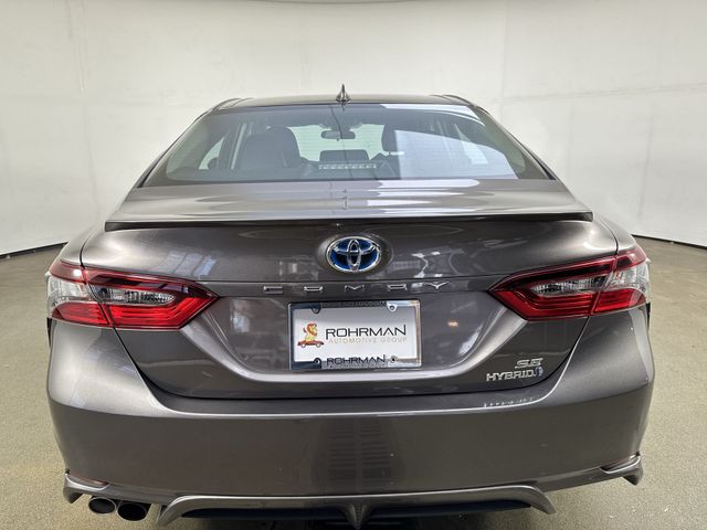 2021 Toyota Camry Hybrid SE photo