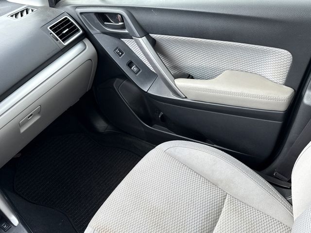 Used 2018 Red Subaru 2.5i Premium image 15