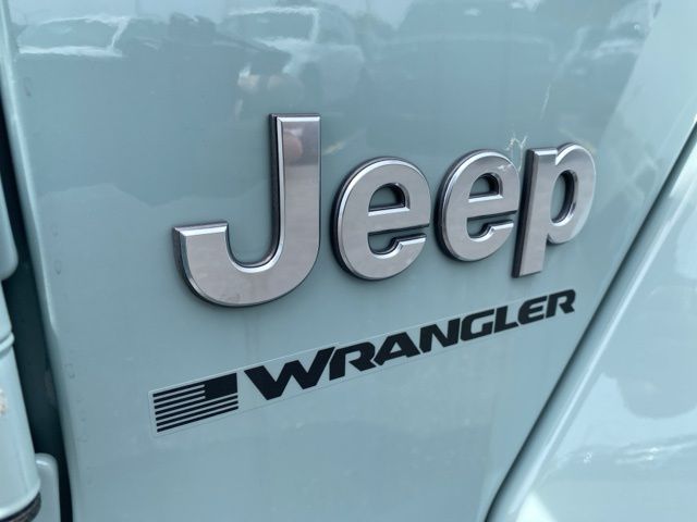 2024 Jeep Wrangler Sahara 7