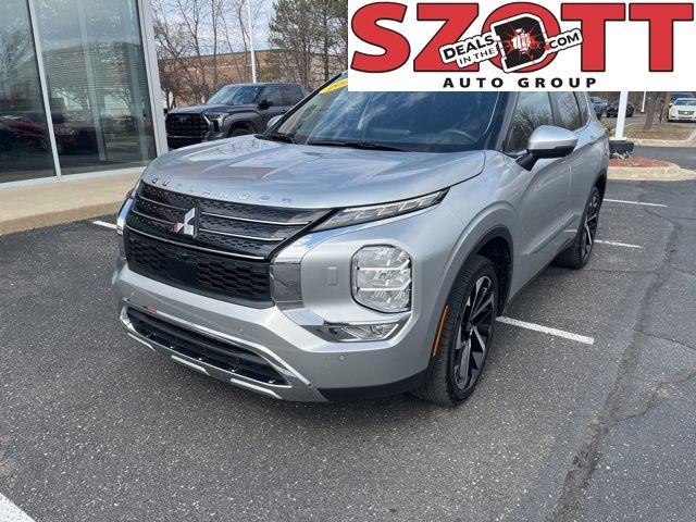 Alloy Silver Metallic 2024 Mitsubishi Outlander SE S-AWC SUV / Crossover All-Wheel Drive Continuously Variable Transmission