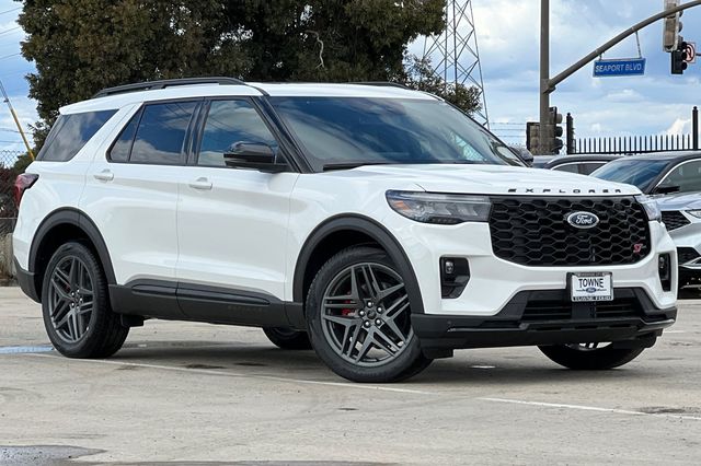 White Metallic 2026 Ford Explorer SUV / Crossover All-Wheel Drive Automatic