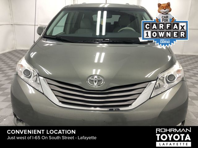 2011 Toyota Sienna XLE 10