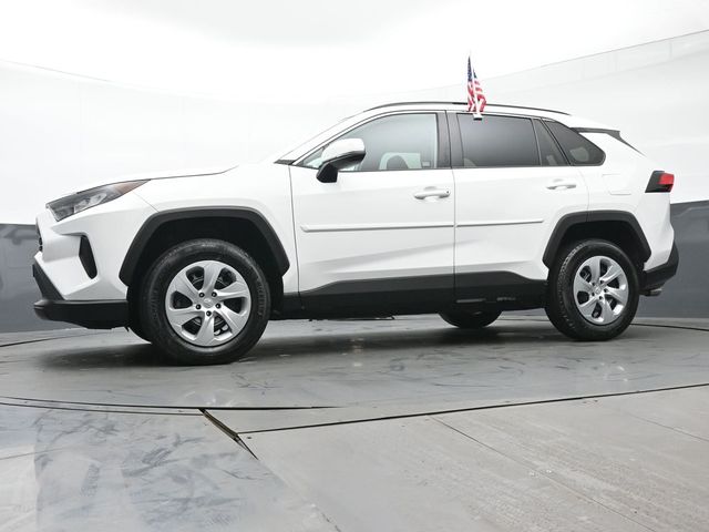 2021 Toyota RAV4 LE 27