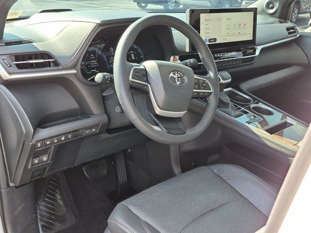 Used 2025 Toyota Sienna Van