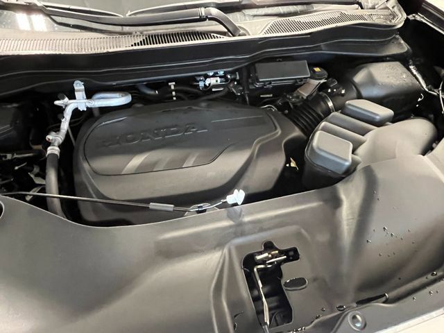 New 2026 Sonic Gray Pearl Honda RTL image 3