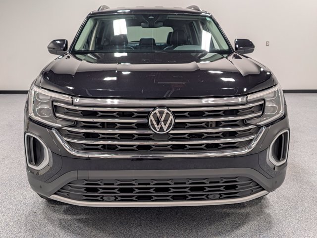 Used 2024  Volkswagen 2.0T SE w/Technology image 3