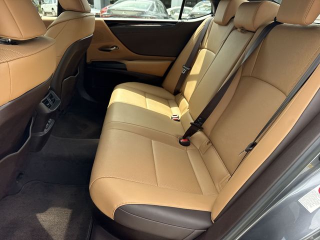 2019 Lexus ES - $23,898