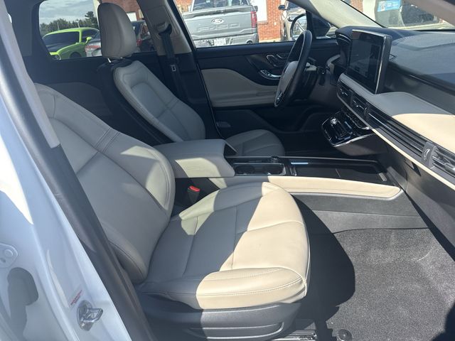 Certified Used 2025 White Lincoln Premiere image 27