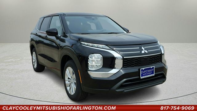 2026 Mitsubishi Outlander ES FWD's photo