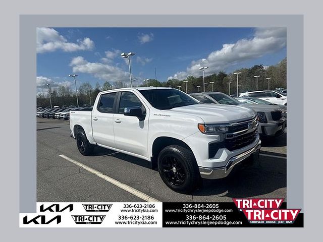 2022 Chevrolet Silverado 1500 LT Crew Cab 4WD Blanco (Summit White) Camioneta Todo terreno 8 velocidades Automática