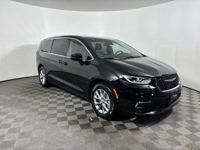 Diamond Black 2026 Chrysler Pacifica Minivan All-Wheel Drive 9-Speed Automatic