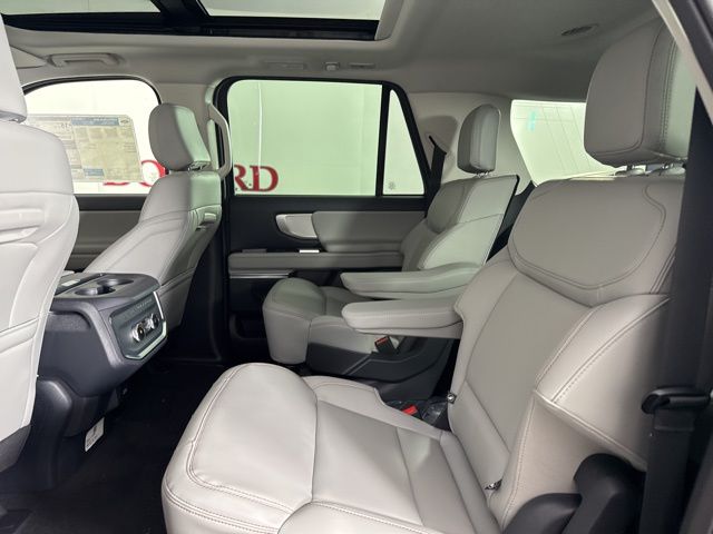 2025 Agate Black Metallic Ford Expedition Max 4X4 SUV