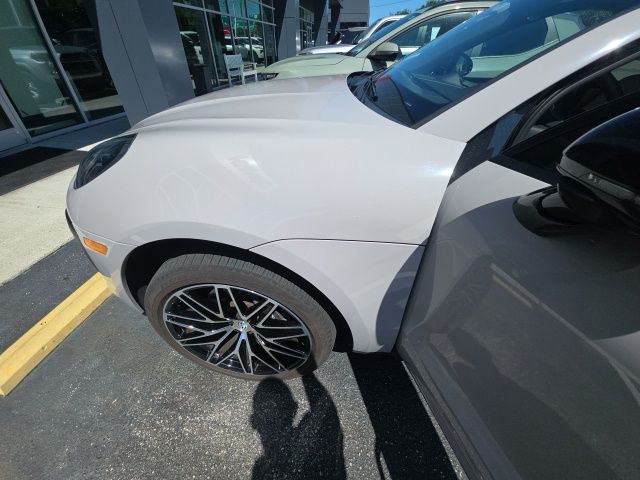 Used 2025  Porsche Base image 8