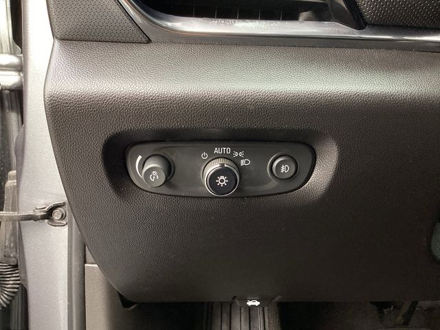 Used Car 2020 Chevrolet Traverse  Premier For Sale Under $30,000 In San Antonio, Texas