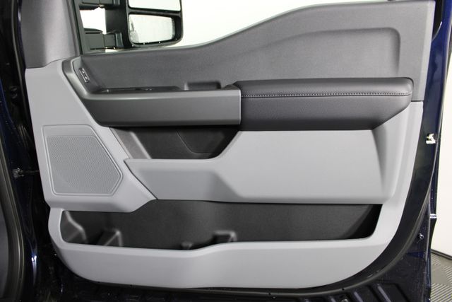 2025 Ford F-350SD XLT photo