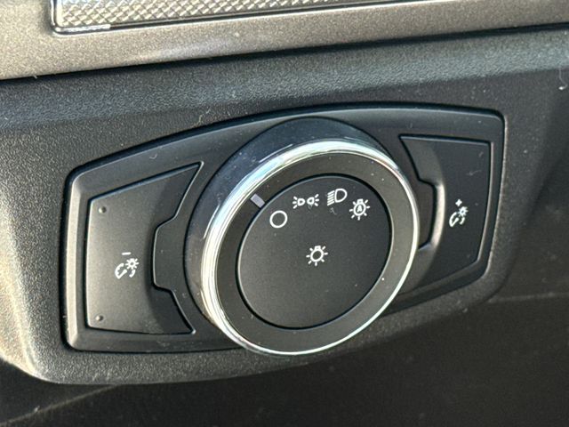 Used 2017 Silver Ford SE image 22