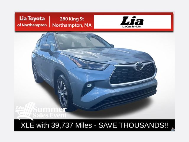  2022 Toyota Highlander XLE AWD   