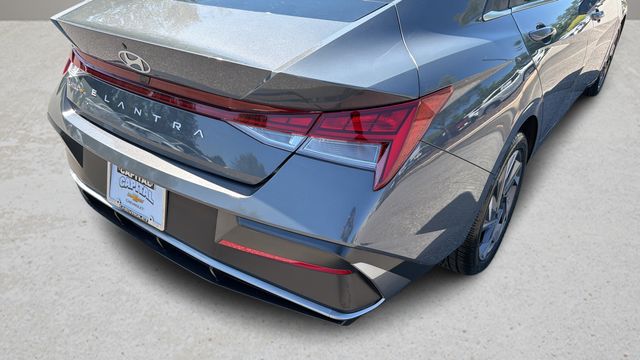Used 2025 Gray Hyundai SEL Convenience image 39