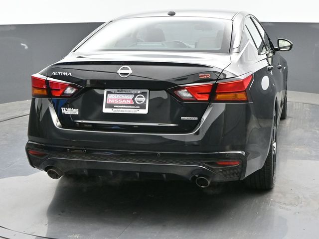 2024 Super Black Clearcoat Nissan Altima 2.0 SR FWD Sedan