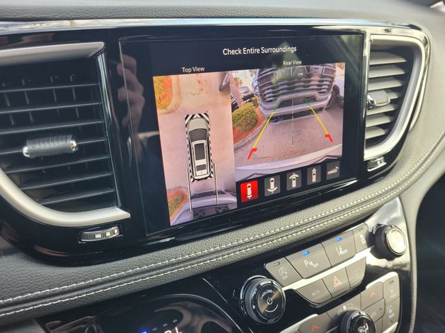 New 2026 Silver Chrysler Select image 31