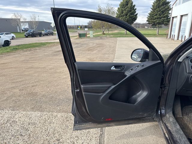 2016 Gray Volkswagen Tiguan SE AWD SUV