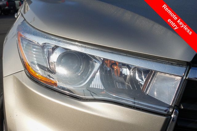 used 2015 Toyota Highlander car, priced at $15,955