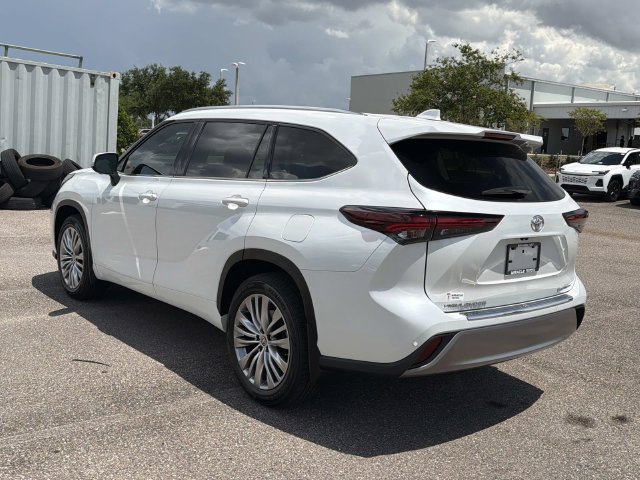 Used 2024 Toyota Highlander SUV