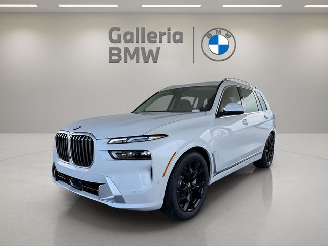 2026 BMW X7 40i's photo