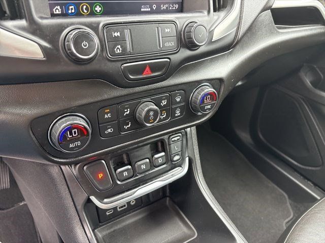2020 GMC Terrain SLT photo