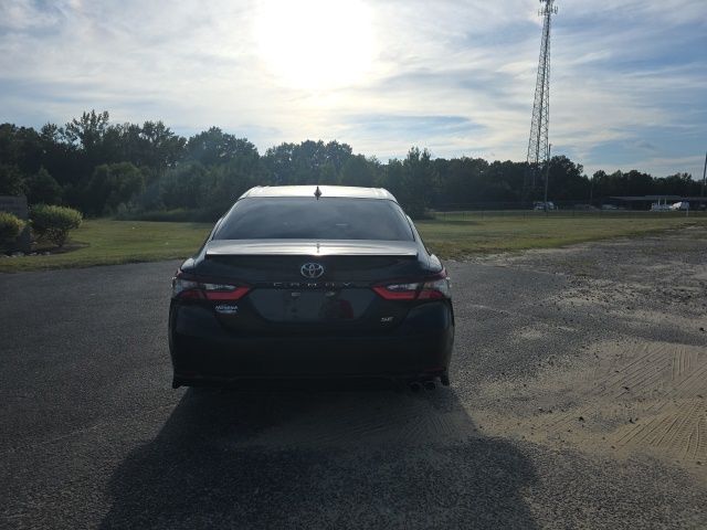 Used 2022 Midnight Black Metallic Toyota SE image 5