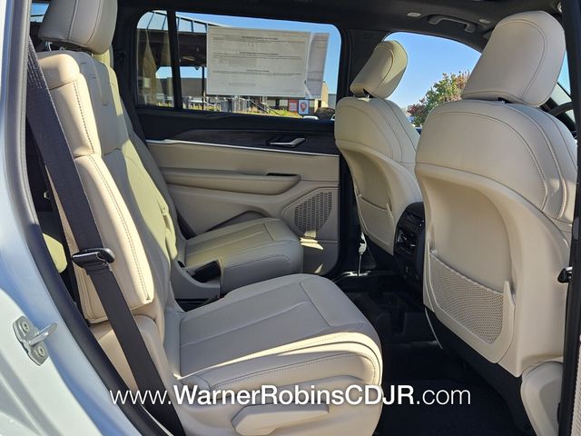 New 2025 White Jeep Limited image 17