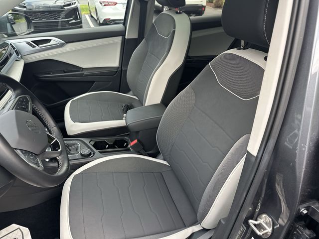 Certified Used 2025 Gray Volkswagen 1.5T SE image 15