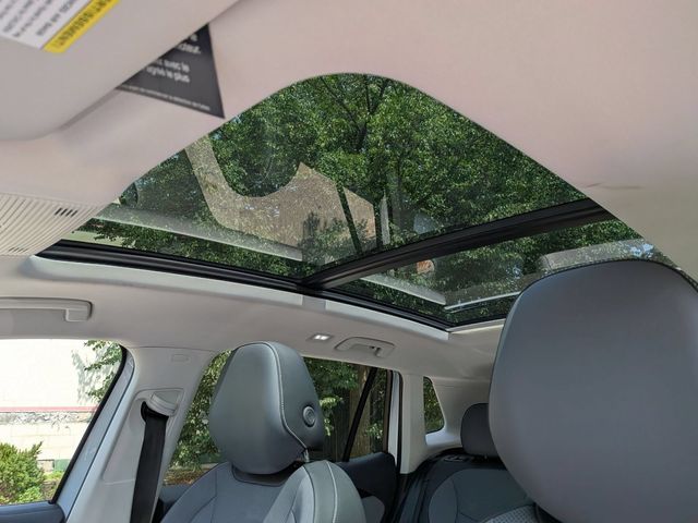 2025 Volkswagen Tiguan SE - Photo 13