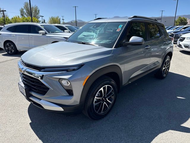 Sterling Gray Metallic 2025 Chevrolet Trailblazer SUV / Crossover Four-Wheel Drive 9-Speed Automatic