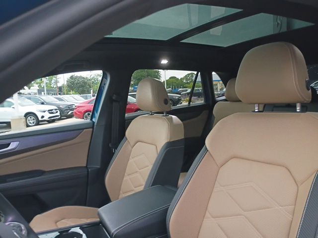 Used 2025 Volkswagen Atlas Cross Sport SUV