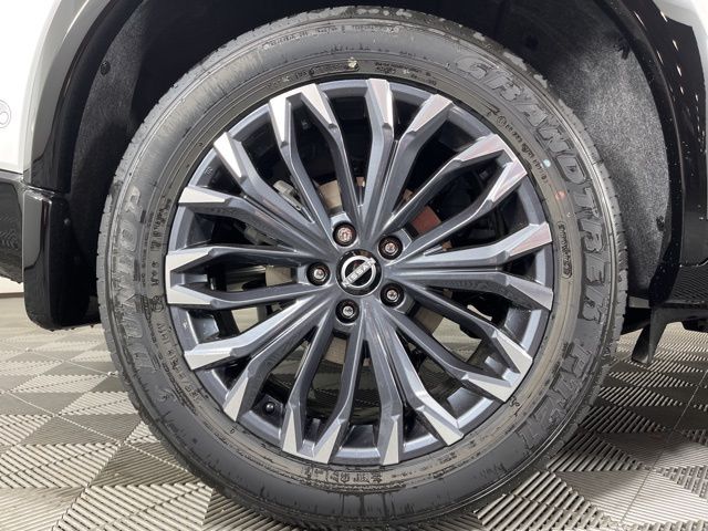 2025 Everest White Pearl Nissan Rogue Platinum FWD SUV