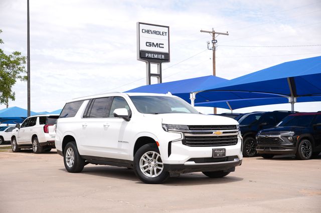 Summit White 2023 Chevrolet Suburban LT RWD SUV / Crossover 4X2