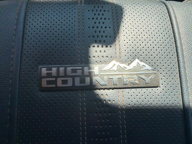 2024 Iridescent Pearl Tricoat Chevrolet Silverado 2500HD High Country 4X4 Truck